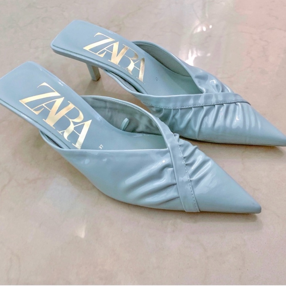 Zara Women's Blue Kitten Heels